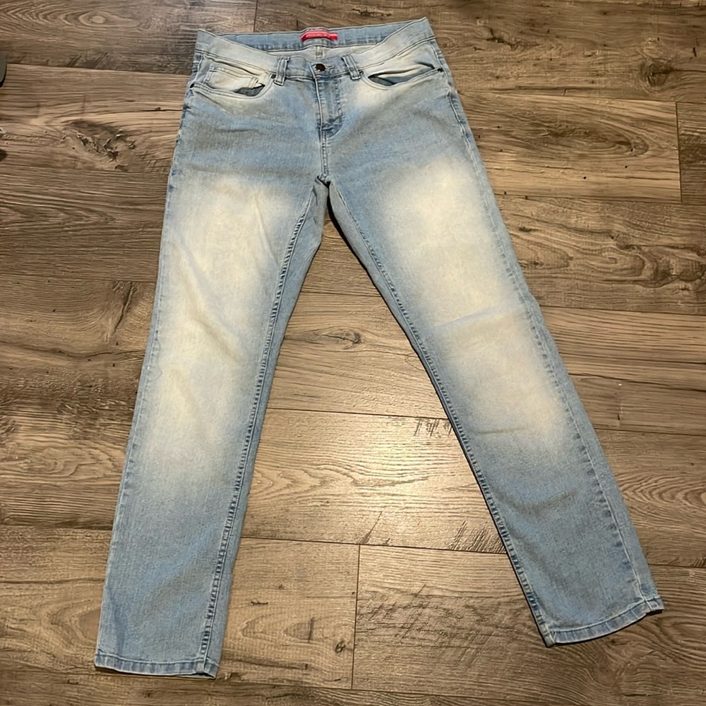 Men’s faded wash stretchy jeans